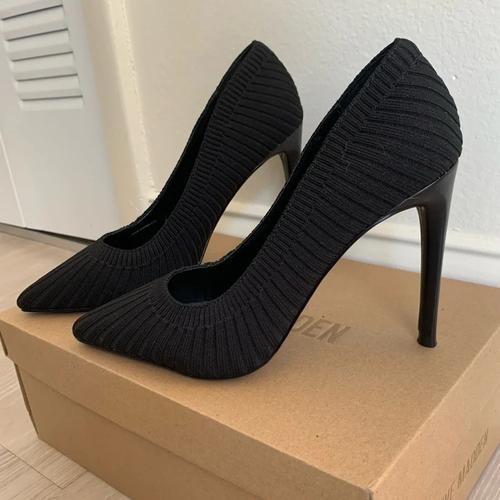 New black stiletto pointed heel - Picture 1 of 9
